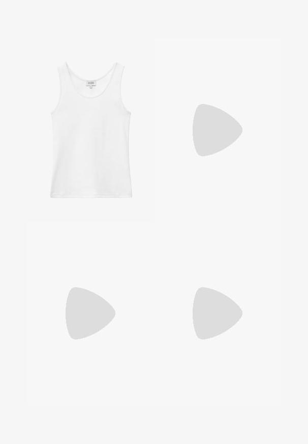 Camiseta sin mangas blanca acanalada con escote redondo y etiqueta de la marca en la parte trasera del interior del cuello.; Pantalones de pierna ancha blancos con rayas azul claro, con cintura elástica ajustable y una tela texturizada.; Sandal de cuero marrón deslizante con una banda ancha y un acento de hebilla dorada, suela plana y textura suave.; Bolso hobo de ante marrón con una gran apertura curvada y una amplia correa para el hombro. Presenta una costura centrada en la parte frontal. Textura suave.