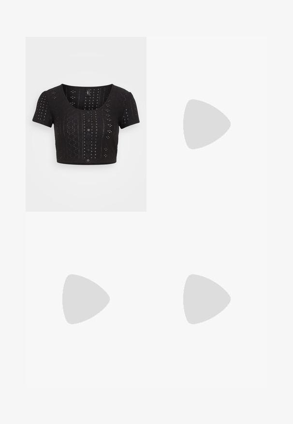 ONLY Petite ONLSANDRA PLACKET - T-Shirt print - black; ONLY Petite ONLPOWER MID PUSH UP - Jeans Skinny Fit - washed black; Schwarze Leder-Mules mit breitem Riemen und Messing-Schnalle. Verfügt über eine strukturiere Gummisohle mit gelben Nähakzenten.; Schwarze Sonnenbrille mit rechteckigem Rahmen, dunklen Gläsern, glattem Kunststoffmaterial und einem metallischen Akzent am Bügel.