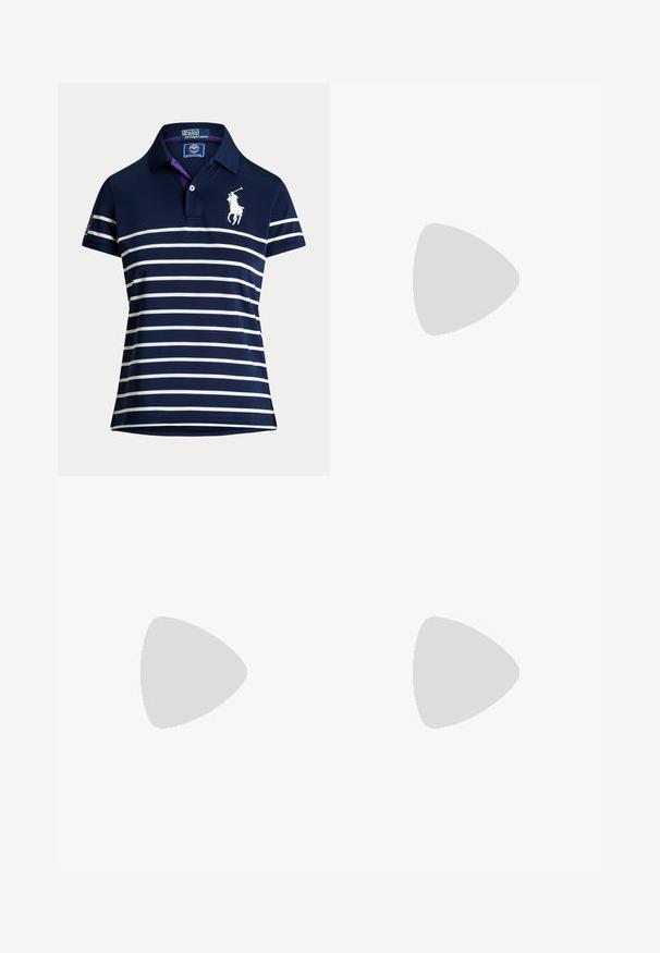 Polo azul marino con rayas horizontales blancas, mangas cortas, cuello y un logo blanco de jugador de polo en el pecho.; Pantalones cortos azul marino de cintura alta con trabillas para cinturón, cierre de botón y cremallera frontal, mostrados sobre un fondo claro y liso.; Lauren Ralph Lauren JANSON II CANVAS SNEAKER - Zapatillas - optic white; Bolsa tote de lona blanca con asas y ribetes azul marino, con parche del logo de Ralph Lauren en el frente y una pequeña etiqueta colgante.