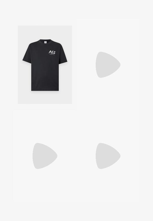 Sort T-shirt med korte ærmer og rund halsudskæring med hvidt "ACG" logo og lille tekst "FOR OUTDOOR USE" på venstre bryst.; Sorte sweatpants med elastisk talje og sidelommer. Har rød "Billionaire Boys Club" logo på højre lår. Blød, glat tekstur.; Sorte lædersneakers med en glat finish, kontrasterende cremefarvet sål, rund tå, guld logo på siden og seks huller til snørebånd.; Sort nylon taske med en frontlomme med lynlås, der har en glat overflade og et logo som accent. Struktureret design med fold-over top.