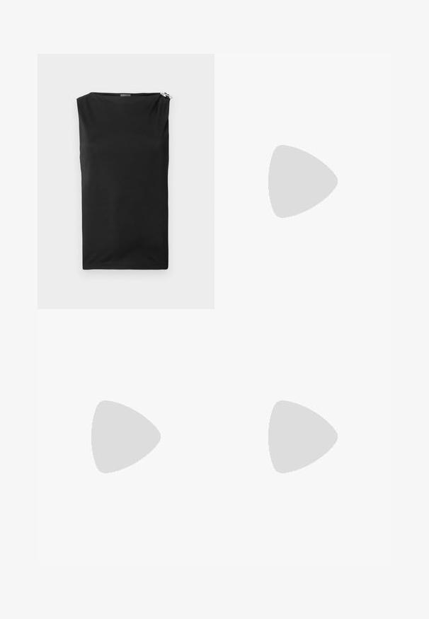 Sort ærmeløs top med en afslappet pasform, lavet af glat stof. Har en diskret lynlåsdetaillering på skulderen. Enkel og moderne design.; Brun midi-længde tylskørt med sort elastisk talje og lang sort bånddetalje hængende på den ene side.; Sorte laklæder sandaletter med åben tå, der har et buet overdesign og en spids stilethæl. Glat, blank finish.; Sort patenteret læder skuldertaske med en buet form, prydet med et sølvfarvet trekantet logo og en lynlås-lukning. Glat tekstur og slank rem.
