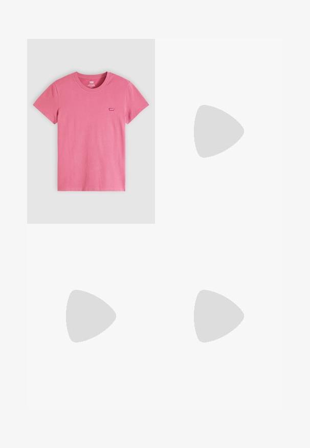 Pink Levi's T-shirt med korte ærmer, rund hals og lille Levi's-logo på venstre bryst, vist på en ensfarvet lys baggrund.; Sorte høj talje, vidde-benet jeans med forreste knap, lynlås, bæltestropper og fem-lomme design på en ensfarvet baggrund.; Bordeaux patent læder sko med en kraftig sort sål, dobbelt rem med hjerte detalje og ribbede hvide sokker. Retro design med tykkere greb.; Blød bordeaux kordfløjls skuldertaske med justerbar rem, lynlås lukning, sidelommer med bindebånd og en front lynlåslomme.