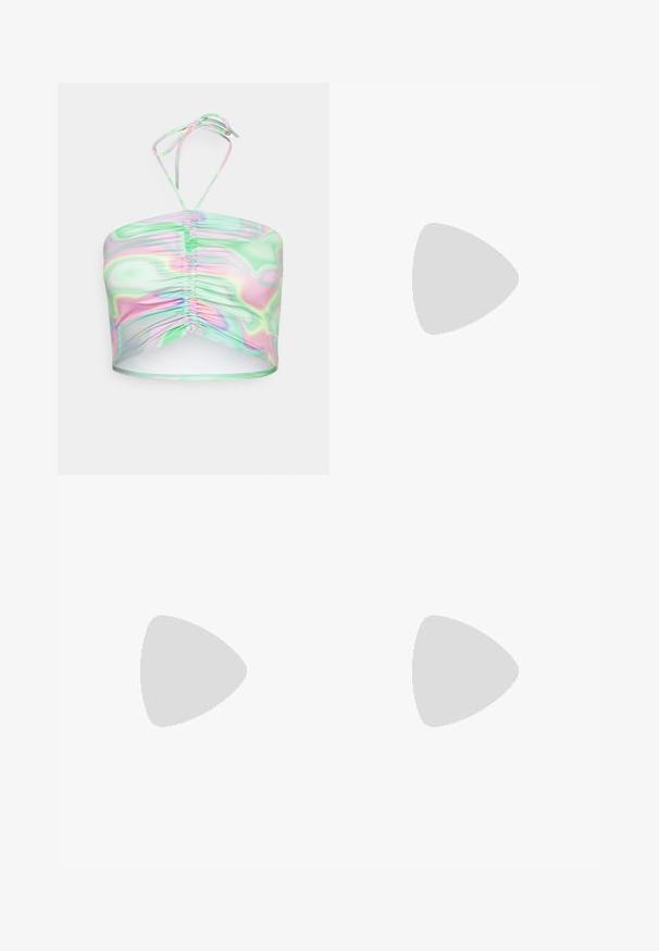 Monki Top - multicolor; Even&Odd Bukser - black/silver; Lyserød flip-flop med en glitrende rem, tekstureret gummisål og enkelt fladt design. Der er detaljer som et skinnende forbindelsesstykke.; Mascara Clutches - mint