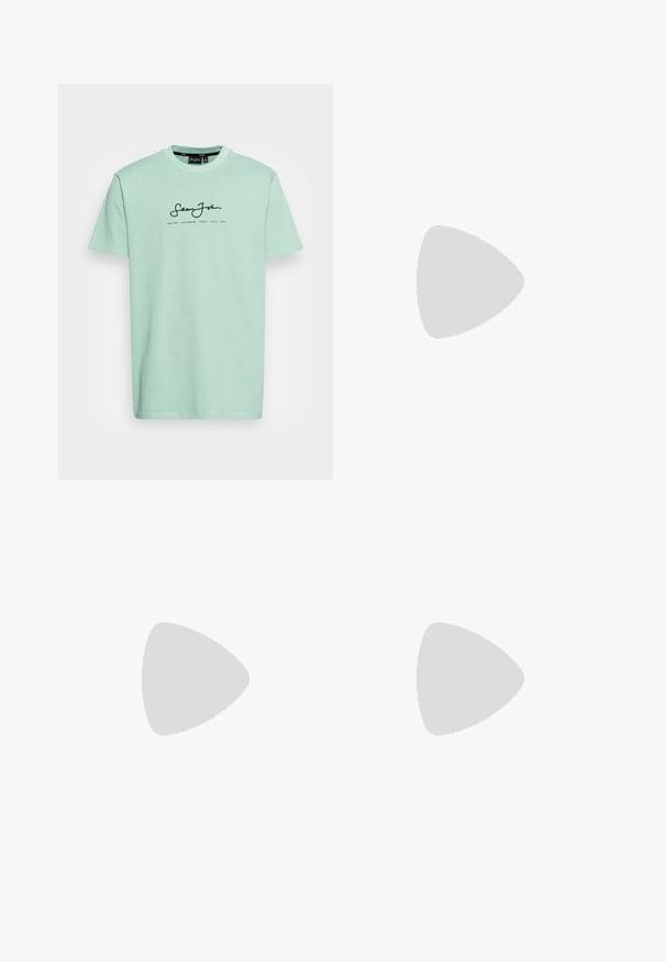 Sean John CLASSIC LOGO ESSENTIAL TEE - T-shirt print - light green; Mintgroene zwemshorts met witte verticale strepen. Voorzien van een elastische tailleband en een geborduurd 'KANI' logo in donkergroen. Gladde textuur.; Witte leren sneaker met zwarte accenten, afgeronde neus en geperforeerde details. Zwarte rubberen zool met een gestructureerd patroon en vetersluiting.; Witte plastic zonnebril met grijze lenzen naast een zwart stoffen zakje met een wit "URBAN CLASSICS" logo in vette letters.