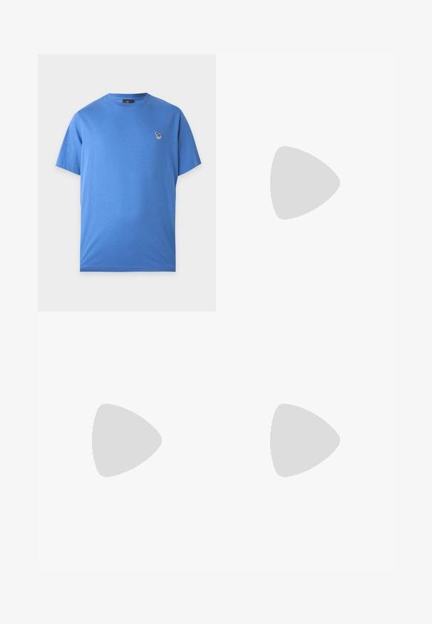 T-shirt bleu à manches courtes et col rond avec un petit logo zèbre multicolore sur le côté gauche de la poitrine.; Short marron décontracté longueur genou avec passants de ceinture, fermeture par bouton et poches avant, en tissu texturé.; Baskets basses en cuir noir avec lacets sur le devant et semelle en caoutchouc plate, vues de côté sur un fond blanc uni.; Sac bandoulière en cuir marron foncé texturé avec une sangle réglable et un petit accent décoratif bleu sur le côté.