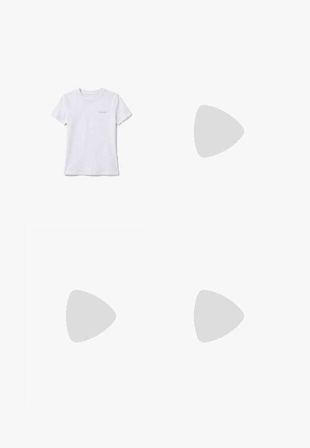 Hvid T-shirt med korte ærmer og rund hals med lille "Calvin Klein" logo på øverste venstre bryst.; Lys grå joggebukser med bred bendesign, elastisk talje og subtile syninger. Lavet af blødt, åndbart stof.; Hvid lavt snøresko med tyk sål og "cK"-logo på siden, snørebånd foran og minimalistisk design på neutral baggrund.; Par af sølvtonede metale øreringe med abstrakt sammenflettet løbedesign på hvid baggrund.