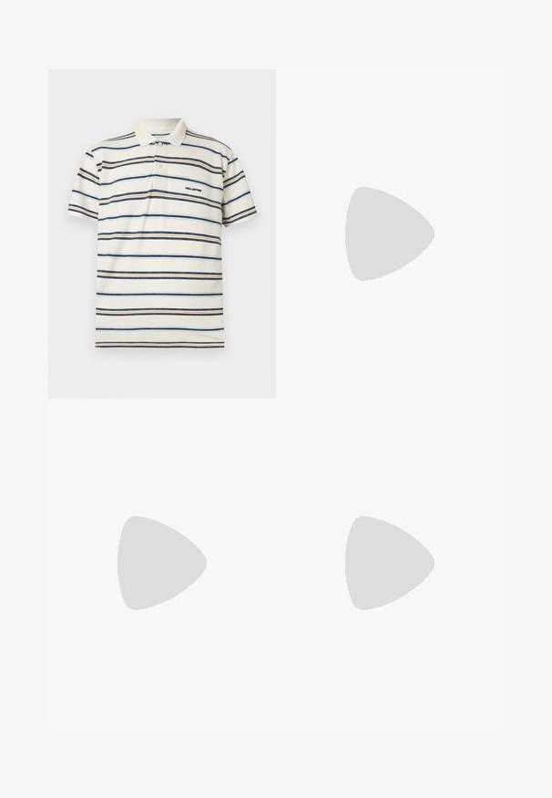 Pique polo i cremefarve med horisontale blå og orange striber. Har krave, tre-knaps lukning og broderet logo.; Blå straight-leg jeans lavet af denim, med knaplukning, fem lommer og kontrasterende orange stikninger.; Sort lædersneaker med hvide striber, tekstureret gummisål og snørrebånd foran. Har et brandet mærke på tungen.; Blå lærredstote taske med frontlomme og rød "O.N.S" broderi, med to håndtag og en justerbar skulderrem.