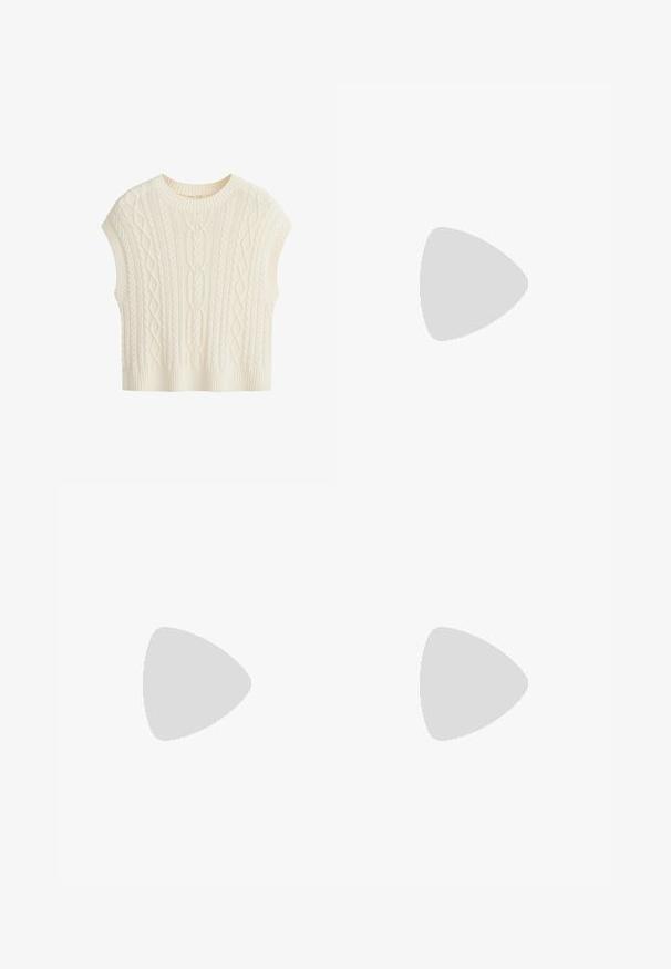 Ærmeløs cremefarvet kabelstrikket vest med ribstrikket rund halsudskæring, ærmegab og kant, med diamant- og fletmønstre.; Mørkeblå denimjeans med en straight-leg design, der har fem lommer, kobbernitter og diskret falmning på lårene.; Brune loafers i ruskind med en lille sort hæl, med dekorative syninger og en frontklap. Glat tekstur og minimalistisk design.; Brun cylindrisk læderhåndtaske med dobbelte håndtag, guldfarvede spænder og aftagelig skulderrem på ensfarvet baggrund.