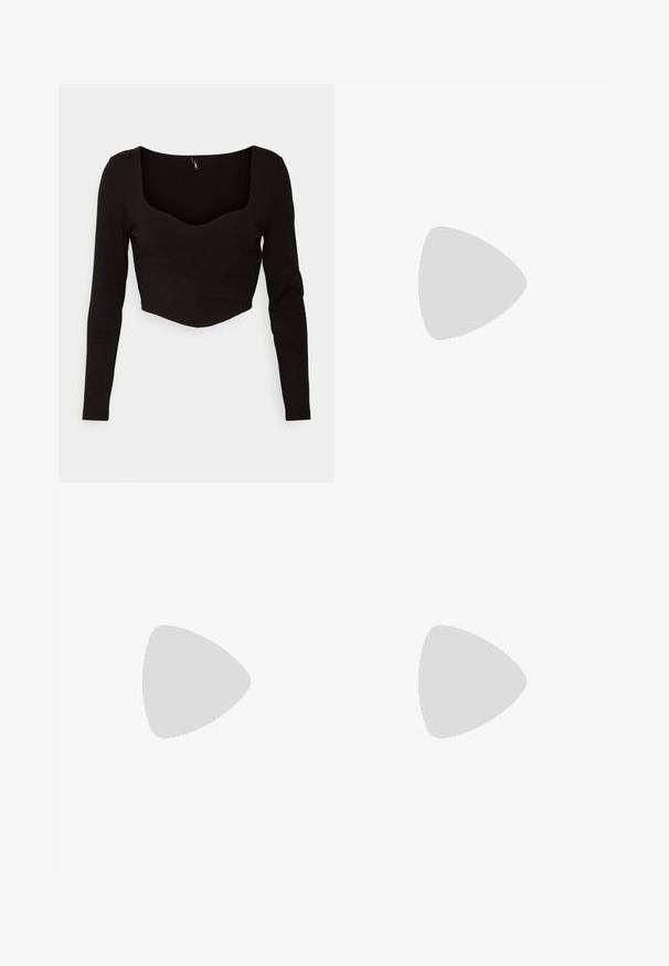 ONLY Petite ONLLOPI HEARTSHAPE  - Top s dlhým rukávom - black; Weekday ELLIS CURVE HIGH - Džínsy skinny fit - blue rinse; ONLY SHOES ONLDOJA - Čižmy na platforme - black; Ružová, polstrovaná kabelka s oblehnutým dizajnom, vyrobená z lesklého materiálu. Obsahuje naťahovanú rukoväť a zipsové uzatvorenie pre bezpečný prístup.
