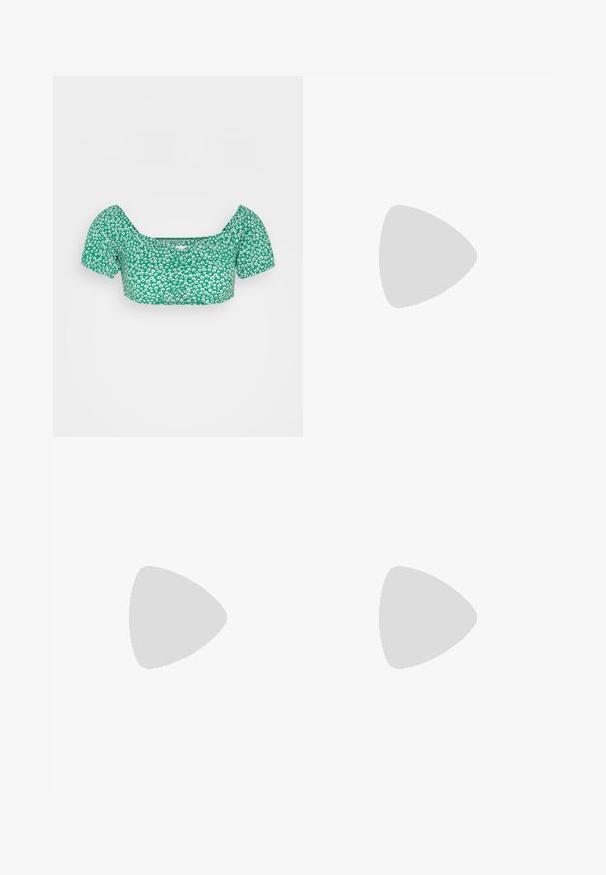 Even&Odd T-shirts print - green; Sorte bomulds shorts med et tætsiddende design og elastisk talje. Glat tekstur, længde til midt på låret, og uden synlige mønstre eller accenter.; Hvide canvas sneakers med en tyk hvid platformssål, rund tå og metaløjelets til snørebånd. Mærkets logo præsenteret på siden.; Et par rektangulære solbriller med lyseblå gennemsigtige stel og mørkegrå linser, der har lige templer og minimale hardware detaljer.
