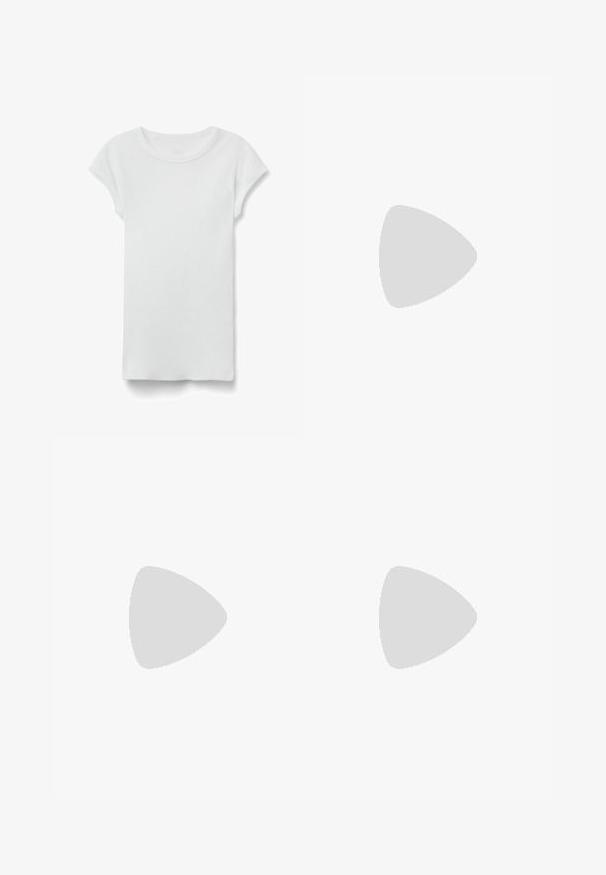 Hvid kortærmet ribbet T-shirt med rund hals, lagt fladt på hvid baggrund, viser forsiden og simpel afslappet stil.; Mørkeblå højtaljede brede jeans med forlommer, bæltestropper og kontrastsyning på en ensfarvet lys baggrund.; Sorte krokodille-embossede læder ankelstøvler med spidse tæer og en kort, tynd hæl. Glat tekstur med et tydeligt mønster og et slankt design.; Rød håndtaske med brune læderhåndtag og en aftagelig rem. Har en lille logo foran, glat tekstur og struktureret design.