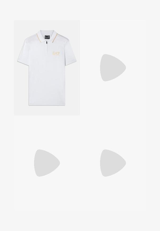 Hvid polo skjorte med lynlås krave, korte ærmer og orange kontrastsyning. Har broderet EA7 logo i gul på venstre bryst.; Mørkeblå denimjeans med slim fit, let slid på lår og knæ, klassisk fem-lomme design og knaplukning.; Sorte læder snøresneakers med tyk struktureret sål, afrundet tå og lav ankelhøjde på en ensfarvet hvid baggrund.; Sorte rektangulære solbriller med mørke linser og mønstrede sølvarme placeret på en hvid overflade.
