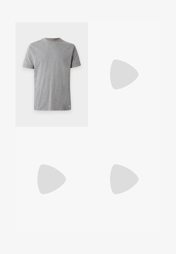 Grijze t-shirt met korte mouwen van zachte katoen. Heeft een ronde halslijn met een contrasterende afwerking en een rechte zoom aan de onderkant.; Taupe corduroy broek met elastische tailleband, riemlussen en trekkoord, rechte pijp tegen een plain witte achtergrond.; Witte sneaker met een gladlederen bovenwerk en een laag profiel. Voorzien van een ronde neus, zes vetergaatjes en een gestructureerde rubberen zool.; Zwarte rechthoekige crossbodytas met verstelbare band en BOSS-logo aan de voorkant, tegen een effen lichte achtergrond.