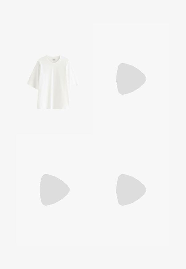 Hvid t-shirt med korte ærmer lavet af blød bomuld. Har rund halsudskæring og en afslappet pasform uden synlige mønstre eller pynt.; VIDEAJEANS i falmet sort denim med høj talje, der har fem lomme design og kontrasterende syning for tekstur.; Hvid mesh-sneaker med sorte striber, beige ruskind på tåhætte og hæl, tekstureret gummisål og hvide snørebånd. Klassisk lavtopsdesign.; Mørkebrunt, skinnende læder skuldertaske med en enkelt bred rem og spændedetalje på den ene side, sat mod en ensartet lys baggrund.