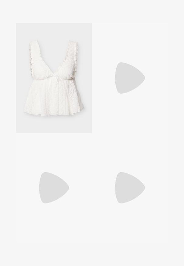 Haut sans manches en dentelle blanche avec bretelles volantées, col en V profond, buste ajusté et bas ample et fluide avec un petit nœud devant.; Jupon blanc à plusieurs niveaux en tissu doux et léger. Il présente une taille smockée et des volants fluides qui créent du volume et du mouvement.; Chaussure blanche plate à bride arrière avec sangle à la cheville, bande élastique sur le dessus du pied, petit nœud et clous argentés dispersés.; Sac à main synthétique blanc avec deux poches avant, chacune ornée d'un nœud noué. Texture lisse, anses arrondies et fermeture zippée.