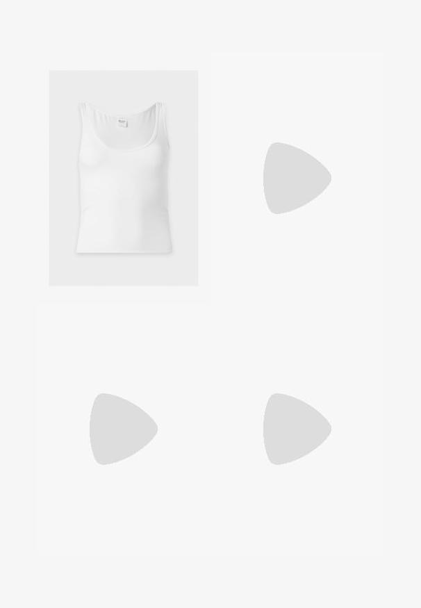 Hvid ribstrikket ærmeløs tanktop med rund halsudskæring og Hollister mærke i nakken bagtil.; Khaki bomuldsnederdel med en tætsiddende talje, to sidelommer med klaplukninger og lige snit. Holdbart materiale med en glat overflade.; Brun læder mule med åbent tåparti, firkantet sølvspænde og chunky blokhæle i mellemstørrelse på en ensfarvet hvid baggrund.; Brun skuldertaske i læder med en buet form, justerbar rem og detaljer i guldmetal. Glat tekstur og minimalistisk design.