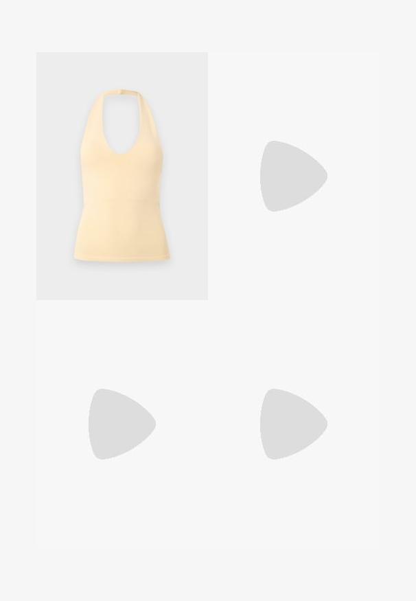 Top à col halter en maille côtelée sans manches jaune pâle avec un profond décolleté en U et une taille cintrée.; Jean en denim bleu clair avec un léger évasement au bas, fermeture avant par bouton et fermeture éclair, et poches avant.; Sandale à semelle noire avec deux bandes verticales ornées de strass argentés, design plat, texture en caoutchouc et motif de semelle subtil.; Sac à épaule en cuir noir avec une sangle à boucle, des bords arrondis et des coutures blanches contrastées sur un fond uni.