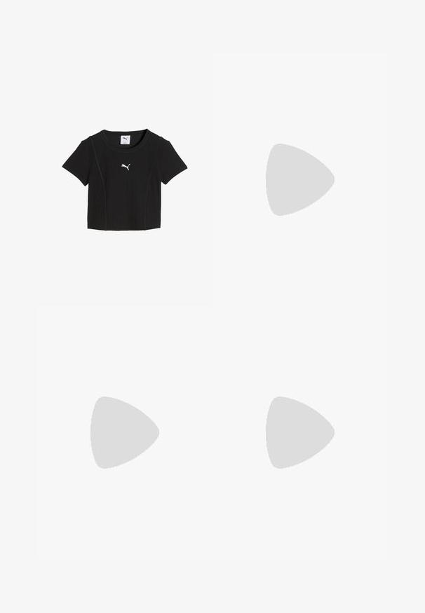 Sort kortærmet ribbet crop top med rund halsudskæring og hvid Puma-logo midt på brystet.; Sorte sportbukser med elastisk talje, sidelukninger med knapper og en hvid Puma-logo på forsiden. Fremstillet af letvægtigt stof.; Par sorte læder Mary Jane-stil sko med elastisk bagpå og velcrolukning, med en diskret Puma-logo på hver tå.; Sort tekstureret skuldertaske med top håndtag, bred justerbar rem og lille gyldent Puma-logo centreret foran.