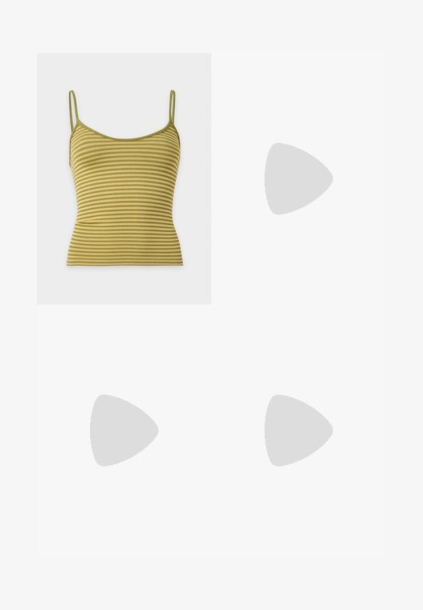 Πράσινο και μπεζ ριγωτό ριμπ ύφασμα crop top χωρίς μανίκια με λεπτές τιράντες ώμων σε απλό ανοιχτό φόντο.; Γκρι τζιν παντελόνι με υψηλή μέση και φαρδύ πόδι, με πλεγμένη ζώνη, εμπρόσθιες τσέπες, κουμπιά κλεισίματος και γυρισμένα τελειώματα.; Αθλητικό παπούτσι Nike σε ελιά πράσινο, με επάνω μέρος από δίχτυ με υφασμένα πάνελ, μαλακή σόλα και ορατή αερόσολα για άνεση.; Καφέ δερμάτινη τσάντα ώμου με καμπύλη μορφή, που διαθέτει έντονη διάκοσμηση από κούμπωμα, αντίθετη ραφή και μία μόνο λουρί ώμου.