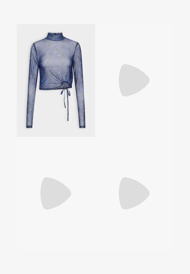 Noisy May NMLESLEY TIE - Μπλούζα με μακριά μανίκια - blue lolite; Μαύρο ψεύτικο δερμάτινο φούτερ παντελόνι με ομαλή υφή, διαθέτοντας φερμουάρ μπροστά, θηλιές ζώνης και μπροστινές τσέπες.; Άσπρο και μπεζ αθλητικό παπούτσι με μπλε λεπτομέρειες, άνω μέρος από δίχτυ, μαλακή σόλα και σχεδιασμό με κορδόνια, εμφανιζόμενο από την εξωτερική πλευρά.; Ενα ζευγάρι ορθογώνια γυαλιά ηλίου με ανοιχτό μπλε ημιδιαφανείς σκελετούς και σκούρους γκρι φακούς, διαθέτοντας ίσιες βραχίονες και ελάχιστες λεπτομέρειες υλικών.