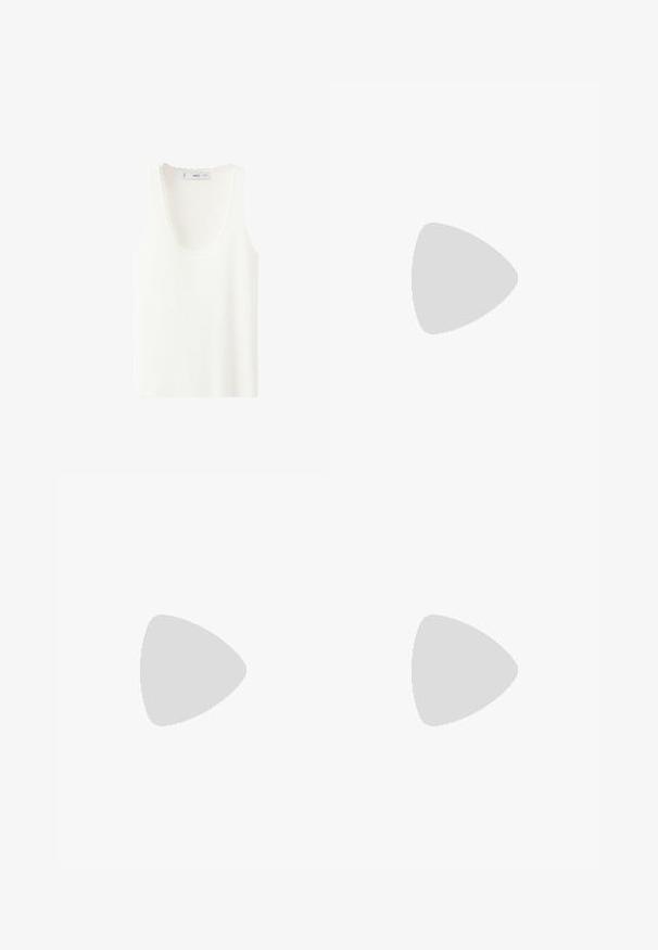 Débardeur blanc côtelé sans manches avec encolure dégagée et bords festonnés, posé à plat sur fond blanc.; Pantalon blanc à jambes larges avec taille élastique et cordon de serrage, en tissu léger.; Sandale blanche à bout ouvert avec bride arrière et petit talon kitten, dotée d'une seule lanière avant.; Sac fourre-tout tissé brun foncé avec des motifs floraux et deux longues poignées tressées sur un fond clair uni.