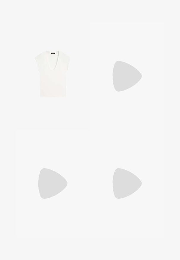 Weißes ärmelloses Top mit tiefem V-Ausschnitt und breitem Schulterdesign, flach auf weißem Hintergrund gezeigt.; Dunkelblaue Denim-Jeans mit einem weiten Bein-Design, mit umgeschlagenen Säumen, fünf Taschen und einem Knopfverschluss. Deutlich sichtbare, kräftige Nähte.; Schwarze Wildledersneaker mit drei weißen Streifen, goldenem Logo und brauner Gummisohle. Merkmale ein niedrigprofiliertes Schnürdesign.; Schwarze rechteckige Lederhandtasche mit zwei langen Schulterriemen und einem Reißverschluss an der Oberseite.