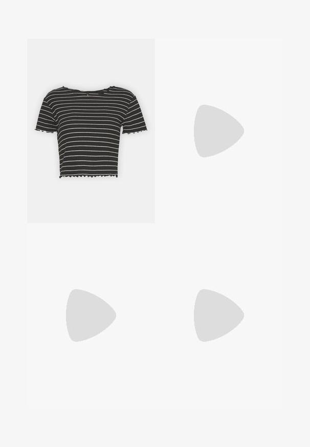 ONLY ONLANITS CROPPED - T-Shirt print - black/cloud dancer; Hochtaillierte blaue Jeans aus Denim mit weitem Bein, versehen mit geschwungenen Nahtdetails und gerippten Teilen im unteren Bereich. Lässiger Stil.; Weiße Leinensneaker mit Gummisohlen, ausgestattet mit sechs Ösen, runder Zehenpartie und dezenten Nähten, kombiniert mit weißen Knöchelsocken.; Braune Schildpatt-Sonnenbrille mit einer Vintage-Cat-Eye-Form und braunen Gläsern. Verfügt über gebogene Bügel mit roten Akzenten.
