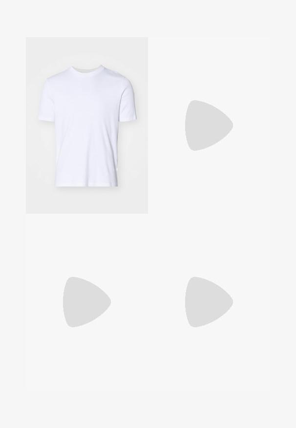 Hvid bomulds T-shirt med ribbet rund halsudskæring, korte ærmer og normal pasform. Glat tekstur, ingen synlige mønstre eller detaljer.; Hvide bomuldsshorts med lige snit, der har flad front, bæltestropper og en glat tekstur. Ingen synlige mønstre eller accenter.; Mørkebrun ruskind lav top sneaker med beige sål og snørebånd, med lille guld "Paul Smith" branding på siden.; Mørkebrun textured læder crossbody taske med justerbar rem og lille dekorativ blå accent på siden.