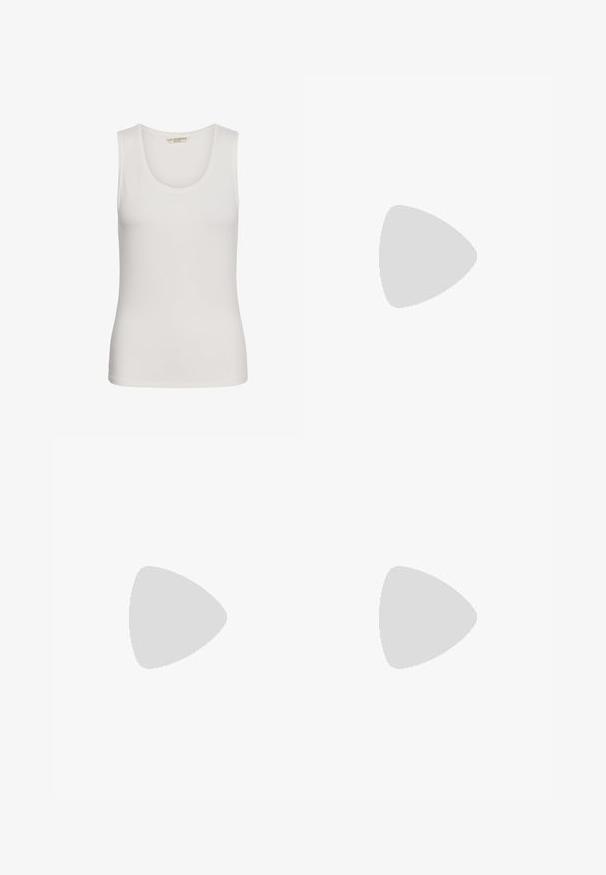 Hvid ærmeløs top med rund udskæring, lavet af Love Copenhagen, vist på hvid baggrund.; Marine atletikshorts lavet af letvægtsmateriale, med hvide sidelister og et broderet logo nederst til venstre. Elastisk talje.; Kræmfarvet flad sko med spids tå, snøredetalje og en dekorativ rem med logo på siden. Glat tekstur, lav hæl.; Solbriller med ovale brune linser, sorte plastikstel og tynde arme. Glat tekstur med et minimalistisk design.
