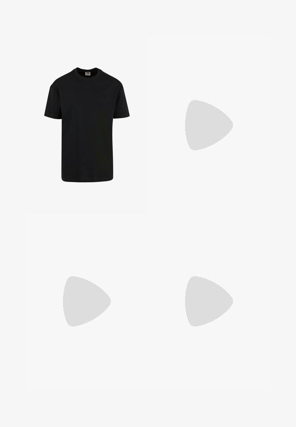 Urban Classics SHORTSLEEVE - T-Shirt basic - black; Schwarze, elastische Hosen mit verstellbarem Kordelzug, weitem Bein und glatter Baumwollstruktur. Keine sichtbaren Muster oder Hardware-Details.; Weißer und grauer Nike P-6000 Sneaker mit schwarzem Swoosh, Netzpaneelen und strukturierter Sohle, seitlich auf neutralem Hintergrund dargestellt.; Digitale Casio-Uhr mit grünem Armband, schwarzem rechteckigem Zifferblatt, das Zeit, Datum und Funktionen wie 10-Jahres-Batterie und Vibrationsalarm anzeigt.