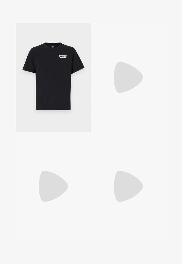 Schwarzes Baumwoll-T-Shirt mit kurzen Ärmeln, Rundhalsausschnitt und einem kleinen weißen Levi's-Logo auf der linken Vorderseite.; Helle blaue Denim-Jeans mit geradem Bein, im Fünf-Taschen-Stil und kontrastierenden Nähten. Knopf- und Reißverschluss an der Taille.; Weiße Leder-Sneaker mit strukturierter Oberfläche und gepolstertem Kragen. Sie verfügen über eine beigen Gummisohle und dezente Markenkennzeichnung an der Ferse und an der Seite.; Schwarzes Schnur-Halsband mit drei dekorativen Metallperlen, darunter zwei silberne, strukturierte Ringe und eine schwarze zylindrische Perle, mit einer verstellbaren Kette.