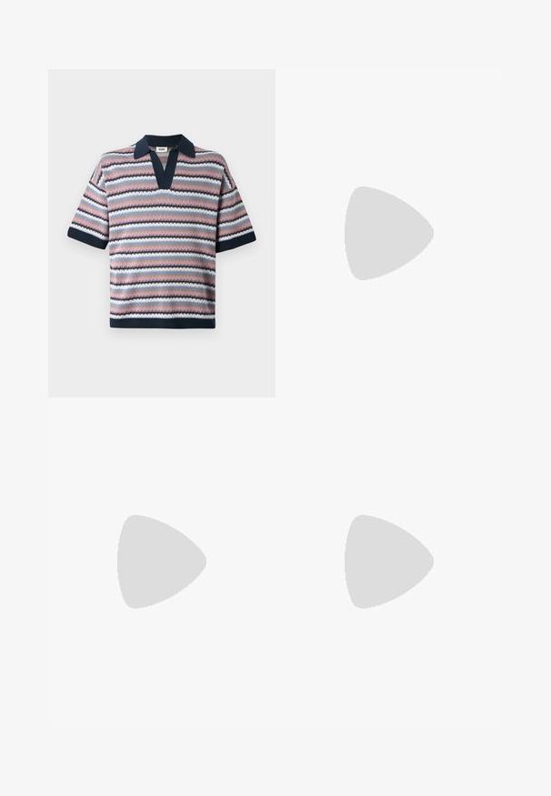 Polo en tricot avec un col en V, des manches courtes et des rayures alternées en rose, marine, bleu clair et blanc avec un motif texturé.; Pantalons noirs ajustés avec une coupe plate, taille standard et jambes droites. Fabriqués en tissu lisse, dotés d'une fermeture à un bouton.; Mocassin en cuir noir avec détail de bride grise, talon bas et semelle texturée, marqué "HUGO" en or sur le côté.; Sac cabas en cuir texturé noir avec deux anses, poche zippée à l’avant, anneau en métal et logo Lacoste sur fond blanc.