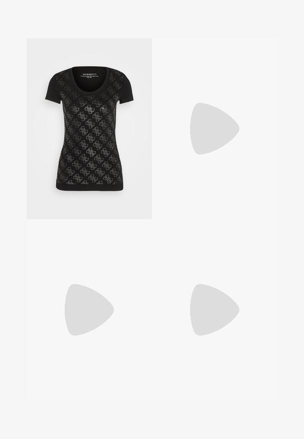 Sort T-shirt med korte ærmer og rund hals, med et gentaget sølvmønster over fronten, lavet af blødt bomuldsblandingsstof.; Vide benjeans i lyst blå denim med en falmet finish, der har lynlås, fem lommer og en diskret whiskering-detalje.; Sorte læder loafers med en kraftig sål og guldhardware; har rund tå og syede detaljer langs overdelen.; Sort syntetisk håndtaske med tekstureret overflade, guldfarvet hardware, justerbar rem, trekantet logo på fronten og sikker lynlåsning.
