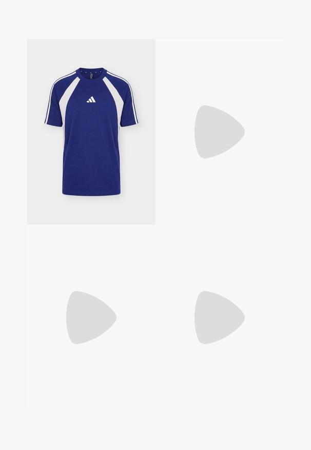 Camiseta deportiva azul y blanca de manga corta con cuello redondo y logo de Adidas en el centro delantero.; Pantalones de chándal ligeros en azul marino con cintura elástica, bolsillos laterales y franjas blancas en los costados. Textura suave.; Zapatilla deportiva en crema y azul marino, con parte superior de malla, suela acolchada y acentos contrastantes. Logo visible en el lateral.; Pequeño bolso cruzado gris de Calvin Klein con bolsillo frontal con cremallera, correa negra y logotipo azul "cK" bordado.