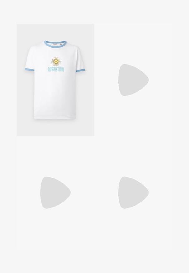 Hvid T-shirt med lyseblå krave og ærmekanter, med en gul sol med ansigt og teksten "ARGENTINA" i lyseblåt nedenunder.; Grågrønne sweatpants med elastisk talje og manchetter. Har minimal branding i matchende tråd på siden. Blød tekstur.; Hvid atletisk sko med en struktureret overdel, grå accenter, snørebånd og en tan gummisål. Har et karakteristisk logo på siden.; Sorte rektangulære solbriller med mørke linser. Plastisk stel med højglans finish, der har en bred næsebro og let tilspidsede arme.