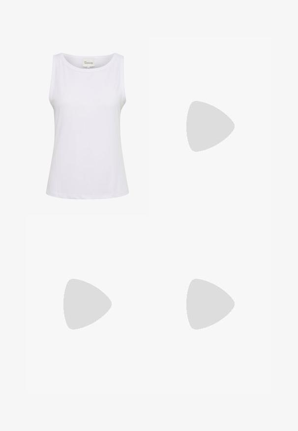Witte mouwloze top van ribbelstof, met een ronde halslijn en een iets relaxte pasvorm. Label met "MY ESSENTIAL WARDROBE," maat M.; Beige corduroy wijde broek met verticale strepen, voorzien van twee voorkanten zakken en een enkele knoopsluiting. Zachtheid van de stof en een ontspannen pasvorm.; Grijze Adidas Campus sneaker met zwarte strepen en witte veter, zwevend boven een betonnen richel met trappen op de achtergrond.; Zwarte vierkante zonnebril met donker groene lenzen, uitgerust met gedurfde monturen en zilveren accenten aan de zijkanten. Gemaakt in Italië.
