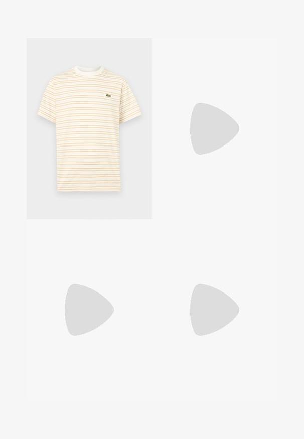 T-shirt à manches courtes avec col rond, à fines rayures horizontales beige sur fond blanc, arborant un petit logo de crocodile vert sur la poitrine.; Shorts en coton beige clair avec taille élastique, cordon de serrage et poches latérales. Texture lisse, longueur genou avec ourlets cousus.; Baskets de sport noires avec des motifs de couture incurvés et un petit logo crocodile sur le côté, vues de la partie extérieure sur un fond uni.; Sac à épaule noir Lacoste avec forme incurvée, bandoulière réglable et logo crocodile blanc embossé au-dessus du nom de la marque à l'avant.