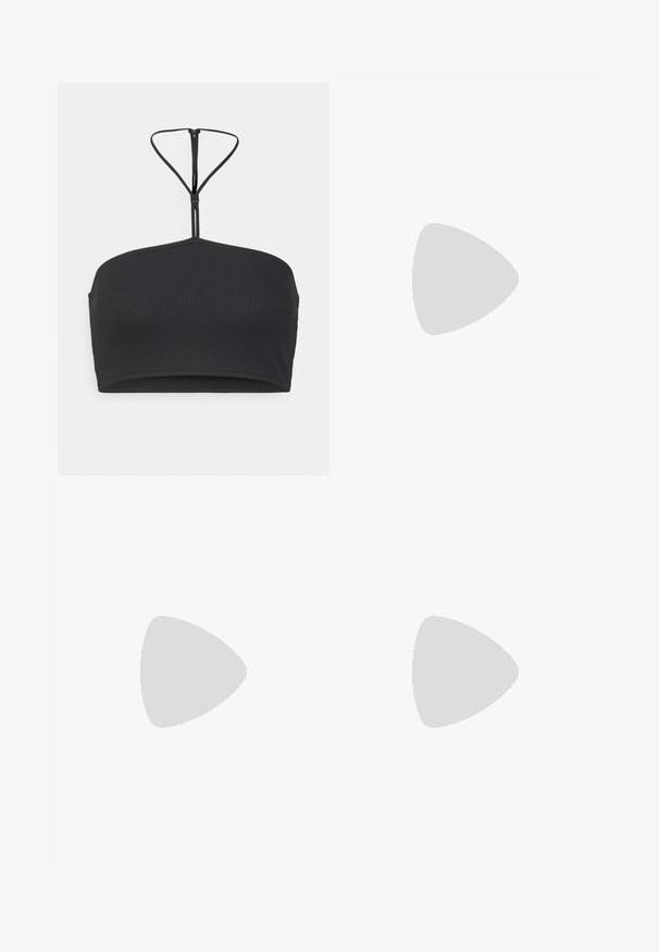 Calvin Klein Q-NOVA HALTER BANDEAU BRALETTE - Débardeur - black; Jupe mini noire évasée en tissu doux et extensible, dotée d'une taille élastique pour le confort et d'un ourlet lisse. Aucun motif ou accent supplémentaire.; Sandale noire à glissière avec une texture lisse et un design ouvert, dotée d'une large sangle et d'une semelle basse légèrement contournée.; Lunettes de soleil noires en forme d'œil de chat avec une finition mate, dotées de verres teintés gris, d'angles aigus et de branches élégantes. Nom de la marque visible sur la branche intérieure.