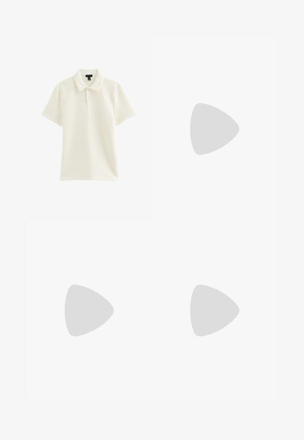 Kortärmelig crème ribfluwelen katoenen poloshirt met twee knopen en een klassieke kraag, plat liggend op een witte achtergrond.; Lichtgrijze knielange shorts met voorste knoop, riemlussen en zijzakken op een witte achtergrond.; Bata Mocassins - grigio; Goudkleurig quartz horloge met octagonale case, zwarte wijzerplaat, metalen uurmarkeringen, datumaanduiding en een gestructureerde gouden mesh band.