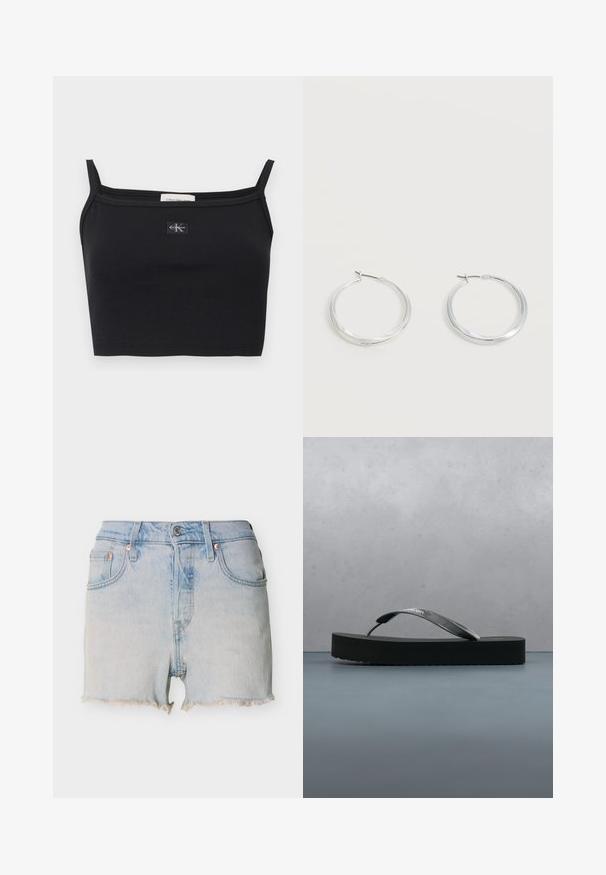 Μαύρο cropped τοπ με ριπ ύφανση και λεπτές τιράντες, με ένα μικρό πατς λογότυπο Calvin Klein στο κέντρο του στήθους.; Φωτεινά γαλάζια τζιν σορτς με ξέφτια στο τελείωμα, εμπρόσθιο κουμπί, φερμουάρ και σχεδιασμό με πέντε τσέπες.; Μαύρο σαγιονάρι Calvin Klein με λαμπερές λουρίδες, τοποθετημένο σε ξύλινο πλακάκι σε εξωτερικό χώρο, κοντά σε θολό δέντρο και τοίχο.; Ασημένια μεταλλικά σκουλαρίκια κρίκοι με λεία, ελαφρώς κυρτή επιφάνεια και κλειδαριά τύπου latch-back σε απλό λευκό φόντο.