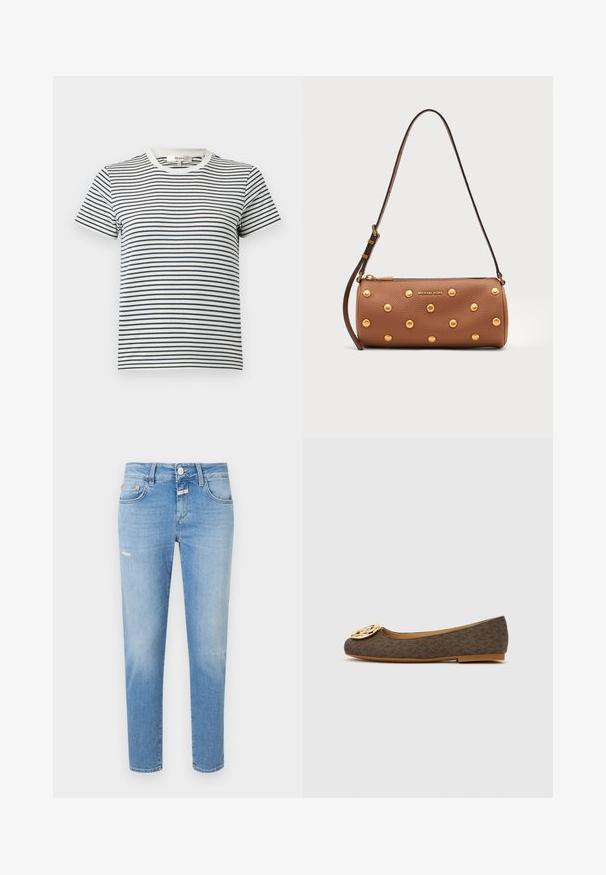 Gestreiftes T-Shirt in Weiß und Marineblau mit kurzen Ärmeln und rundem Halsauschnitt. Mit horizontalen Streifen in unterschiedlicher Breite. Aus weichem Baumwollmaterial.; Hellblaue Jeans mit Slim Fit, ausgestattet mit einem Knopfverschluss, leichter Waschung und klassischem Fünf-Taschen-Design.; Brauner flacher Schuh mit Muster, runder Zehenpartie und goldenem Emblem vorne. Verfügt über eine strukturierte Oberfläche und eine dünne Gummisohle.; Braune zylindrische Ledertasche mit goldenen Nieten, verstellbarem Riemen und goldenem Michael Kors-Logo vorne.