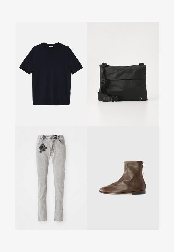 sandro PABLO TEE - T-shirts basic - noir; Lys grå lige ben denim jeans med lynlås, fem lommer og en dekorativ sort nøglering som accent foran.; Brun læderankelsk boot med en glat overflade, rund tå, lav hæl og en side-lynlås. Har en subtil sømme detalje foran.; Sort nylon messenger-taske med justerbar rem, fladt design og et sideetiket med et logo. Glat tekstur og minimalistisk stil.
