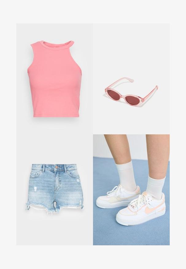 Roze geribbelde mouwloze crop top met hoge hals; heeft een aansluitende pasvorm en strakke randen. Zacht materiaal, minimale zichtbare naden.; Leren denim shorts in lichtblauw met een versleten afwerking, rafelige zoom en klassieke vijf-pocketontwerp. Voorzien van een metalen knoopsluiting.; Witte sneakers met perzikkleurige accenten, glad leren bovenwerk, geperforeerde neus, textuurzool en veters. Draag ze met witte crew-sokken op een blauwe ondergrond.; Roze transparante zonnebril met ovale lenzen, donkerrode tint en slanke pootjes, met een gladde afwerking en subtiele details op het frame.