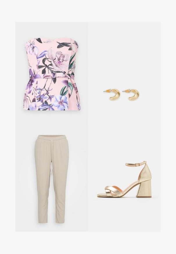 Olkaimeton pinkki toppi, jossa violetti-valkoinen kukkakuvio, istuva vyötärö ja kangasvyön yksityiskohta.; Vero Moda Petite VMJESMILO ANKLE PANTS - Housut - silver lining; Kultaiset metallinhohtoiset korkokengät, joissa on lohkarekohokki, avoin varvas ja ristikkäinen hihnasuunnittelu. nilkkahihnassa on solkilukko.; Kulta puolikuun muotoiset korvakorut, joissa on sileä pinta, ja oranssit yksityiskohdat lähellä korvakuuloketta sekä hopeiset osat.
