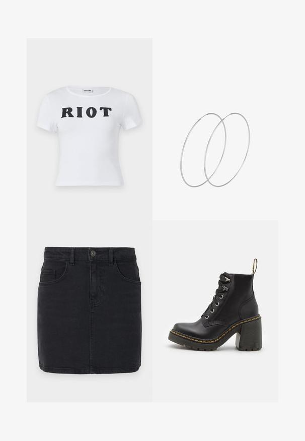 Witte T-shirt met korte mouwen en een ronde halslijn, met het woord "RIOT" in vetgedrukte zwarte letters op de voorkant. Zachte katoenen stof.; Zwarte spijkerrok met een aansluitend ontwerp, vijfzakkenstijl en een knoopsluiting aan de voorkant. Voorzien van subtiele stiksel details en een rechte zoom.; Zwarte leren enkelboot met een dikke hoge hak, vetersluiting aan de voorkant, metalen oogjes en gele stiksels langs de zool. Getextureerde rubberen zool.; Zilveren hoepel oorbellen met een minimalistisch ontwerp. Cirkelvormig, gladde textuur en dun profiel. Lichtgewicht met een gepolijste afwerking.