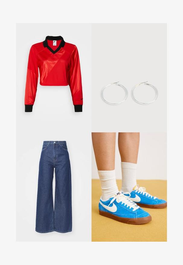 Červený skrátený športový top s čiernym golierom, dlhými rukávmi, s textúrovaným vzorom a logom Nike na rukáve. Hladká a lesklá látka.; Džínsy so širokými nohavicami vyrobené z tmavomodrého denimu. Vysoký pás so zapínaním na zips a gombík. Obsahuje klasický štýl s piatimi vreckami a obšité okraje.; Modré semišové tenisky Nike s bielymi akcentmi, plochými šnúrkami a hnedými gumovými podrážkami, doplnené o rebrové biele ponožky.; Pár lesklých strieborných kruhových náušníc s tenkými drôtenými zapínaniami, zobrazených na svetlo šedom pozadí.