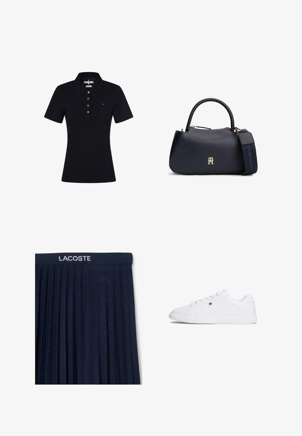 Marinenavy polo shirt lavet af bomuld, med klassisk krave, fem knaplukning og broderet logo på venstre bryst. Korte ærmer.; Marinblå plisseret nederdel med elastisk talje og hvid "LACOSTE" logo. Blød stofstruktur med lodrette plisseringer for bevægelse.; Hvid sneaker med glat syntetisk overdel, rund tå og gummisål. Har seks snørehuller og et lille logo på siden.; Sort læderhåndtaske med buet håndtag, guldlogo på forsiden og aftagelig navyblå rem med brandnavn.