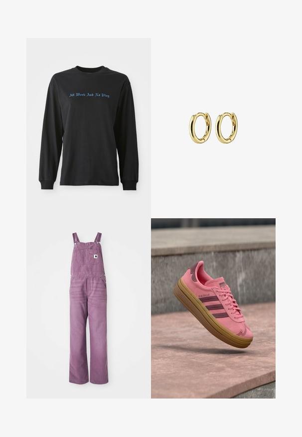 Sort langærmet t-shirt i bomuld med blå tekst "All Work And No Play" i en dekorativ skrifttype på brystet.; Lilla denim overalls med justerbare stropper, forlommer og vide ben. Materialet har en let tekstur; hardware med sølvfarvede metalclips.; Lyserød Adidas Gazelle-sneaker med brun sål og striber, svævende over en stenovertflade med grå betonbaggrund.; Guld hoops øreringe med et glat, afrundet design og poleret finish. Hver ørering har en sikker lås og let krumning.