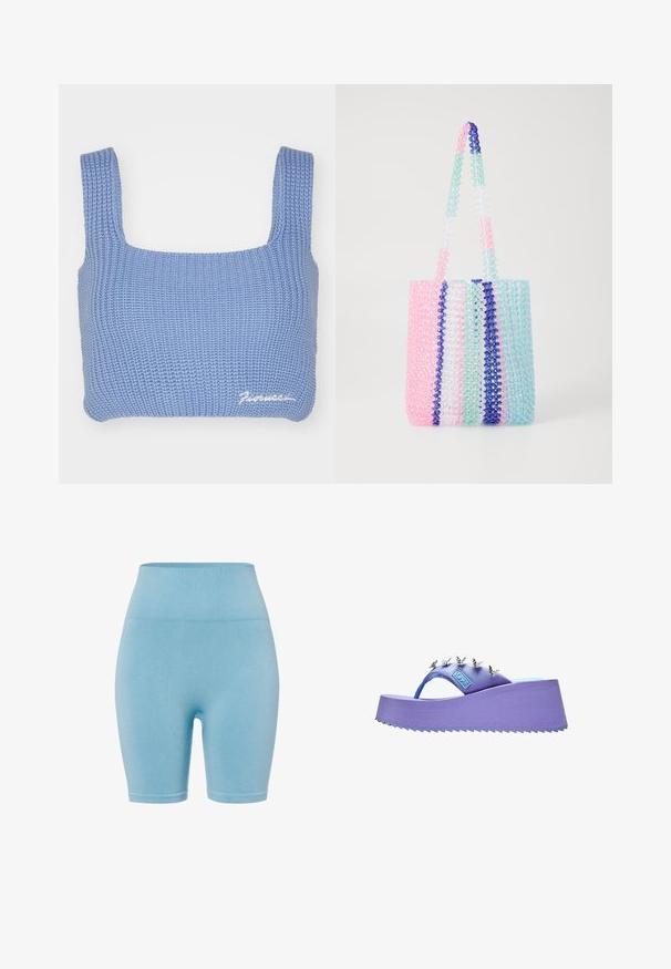 Lichtblauwe gebreide crop top met brede bandjes, gestructureerde stof en subtiele geborduurde merknaam aan de voorkant. Vierkante halslijn.; Lichtblauwe geribbelde shorts met een hoge tailleband, voorzien van een gladde textuur en een aansluitende pasvorm, ideaal voor sportieve kleding of casual gebruik.; Paarse platform-flipflop-sandaal met zilveren vlinderversieringen op het bandje en een gestructureerde zool.; Kleurvolle tas gemaakt van transparante kralen. Heeft strepen in roze, groen, blauw en wit. Twee stevige handvatten van kralen.