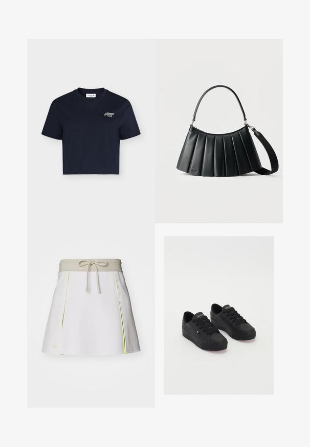 Marineblaues, kurz geschnittenes T-Shirt mit kurzen Ärmeln, rundem Ausschnitt und kleinem weißen Lacoste-Logo mit grünem Krokodil auf der linken Brust.; Weißer Skort mit einem beigen elastischen Bund und Kordelzug. Merkmale sind neongelbe Seitenelemente und Falten. Lacoste-Logo auf der unteren linken Seite.; Schwarze Low-Top-Sneaker aus glattem Material, mit dicken Schnürsenkeln, einer strukturierten Sohle und einem kleinen Logo an der Seite und auf der Zunge.; Schwarze, plissierte Lederhandtasche mit Tragegriff oben und abnehmbarem Schulterriemen vor hellem einfarbigem Hintergrund.